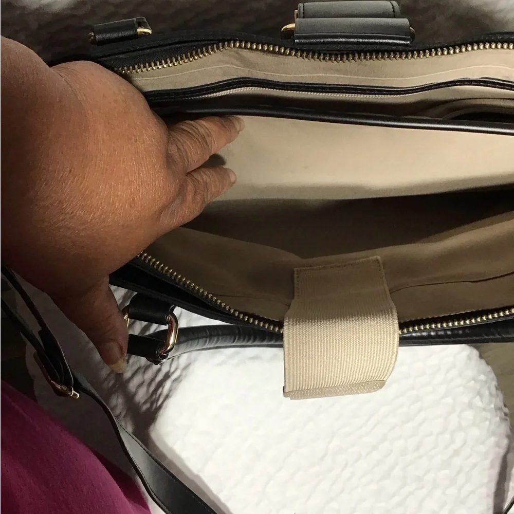 Wenger “Ana” Women’s Laptop Tote W/Tablet Pocket ( Black/Gold) #600772 Nilon.